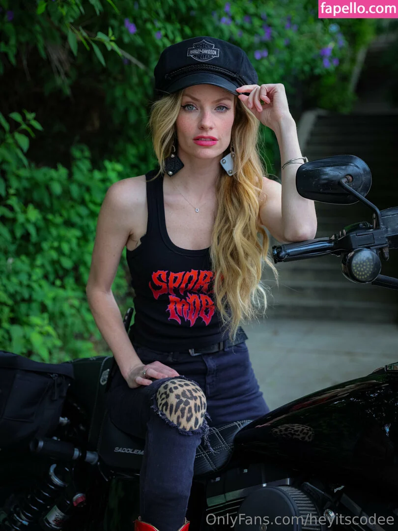 heyitscodee Onlyfans Photo Gallery 