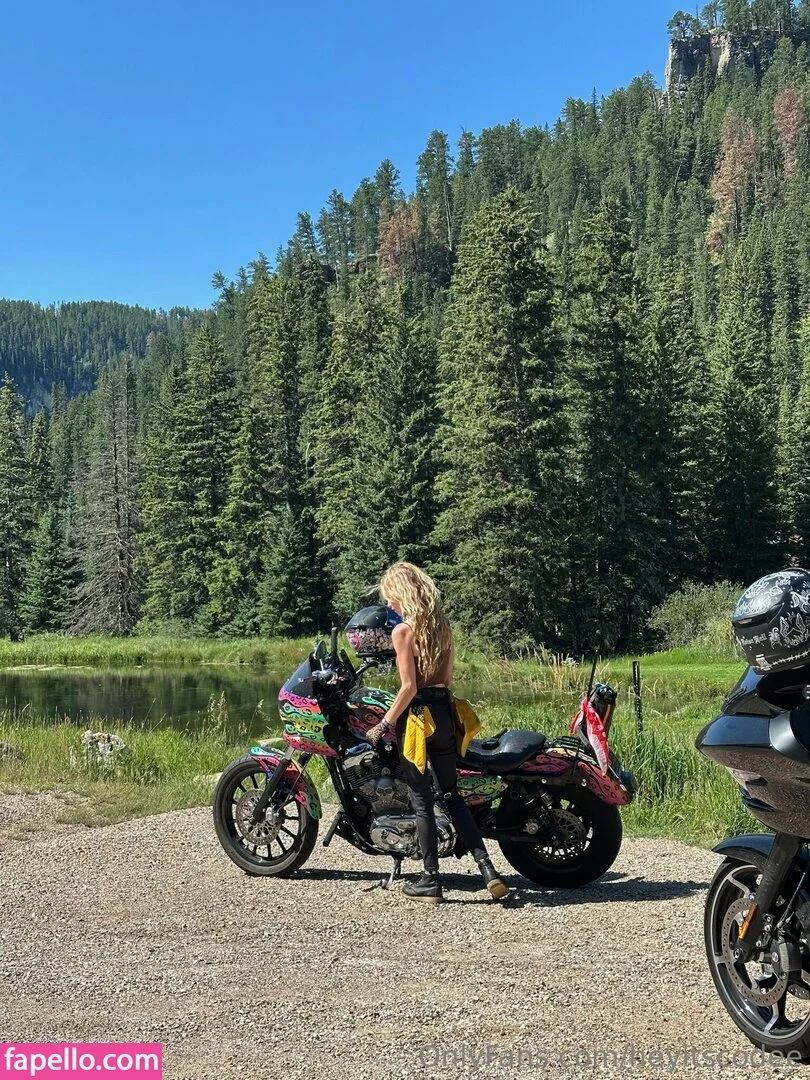 heyitscodee Onlyfans Photo Gallery 