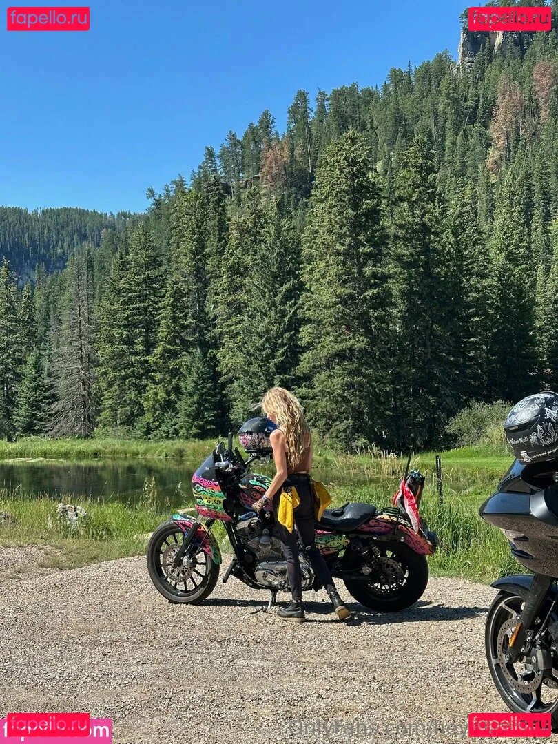 heyitscodee Onlyfans Photo Gallery 