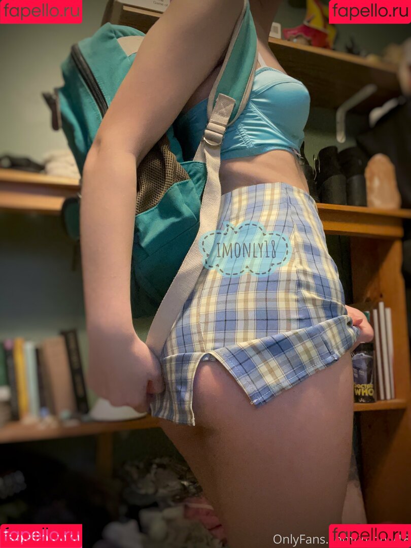 imonly18 Onlyfans Photo Gallery 