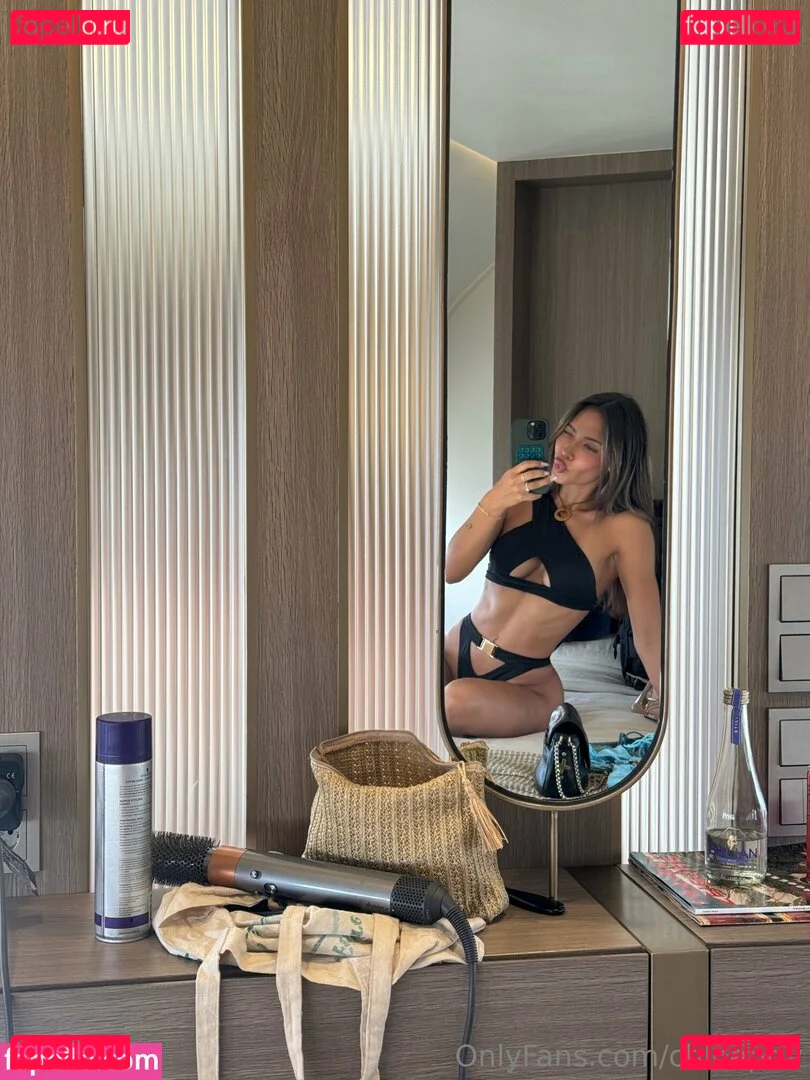 Chloepriv Onlyfans Photo Gallery 