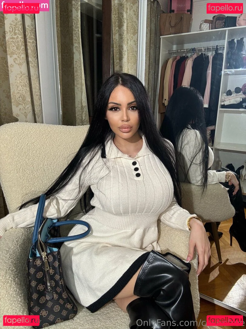 celinefree Onlyfans Photo Gallery 