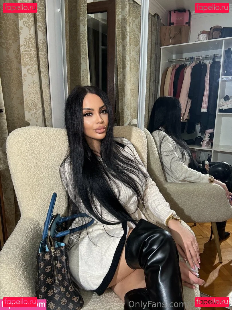 celinefree Onlyfans Photo Gallery 