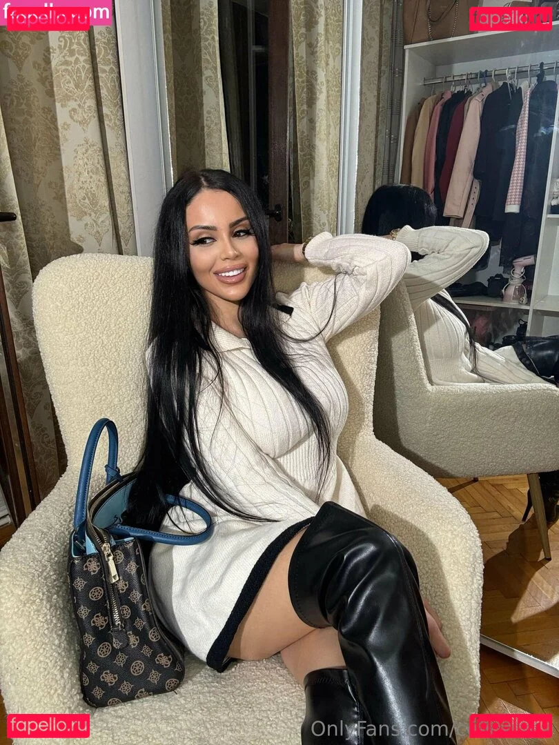 celinefree Onlyfans Photo Gallery 