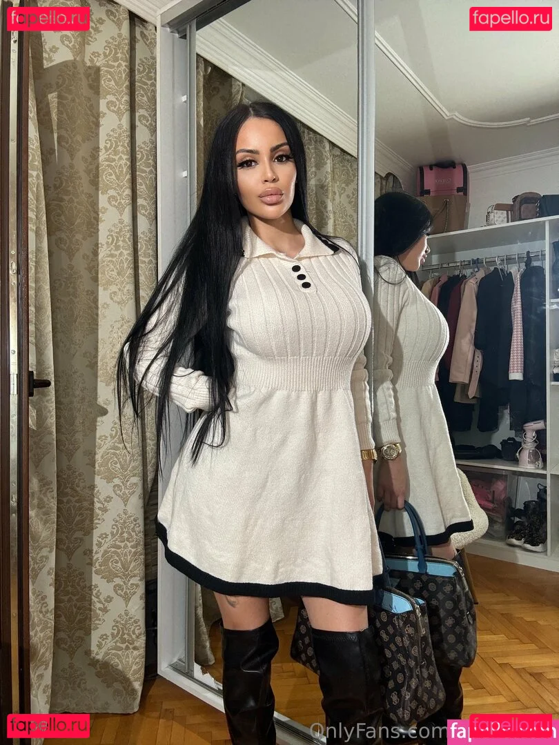 celinefree Onlyfans Photo Gallery 