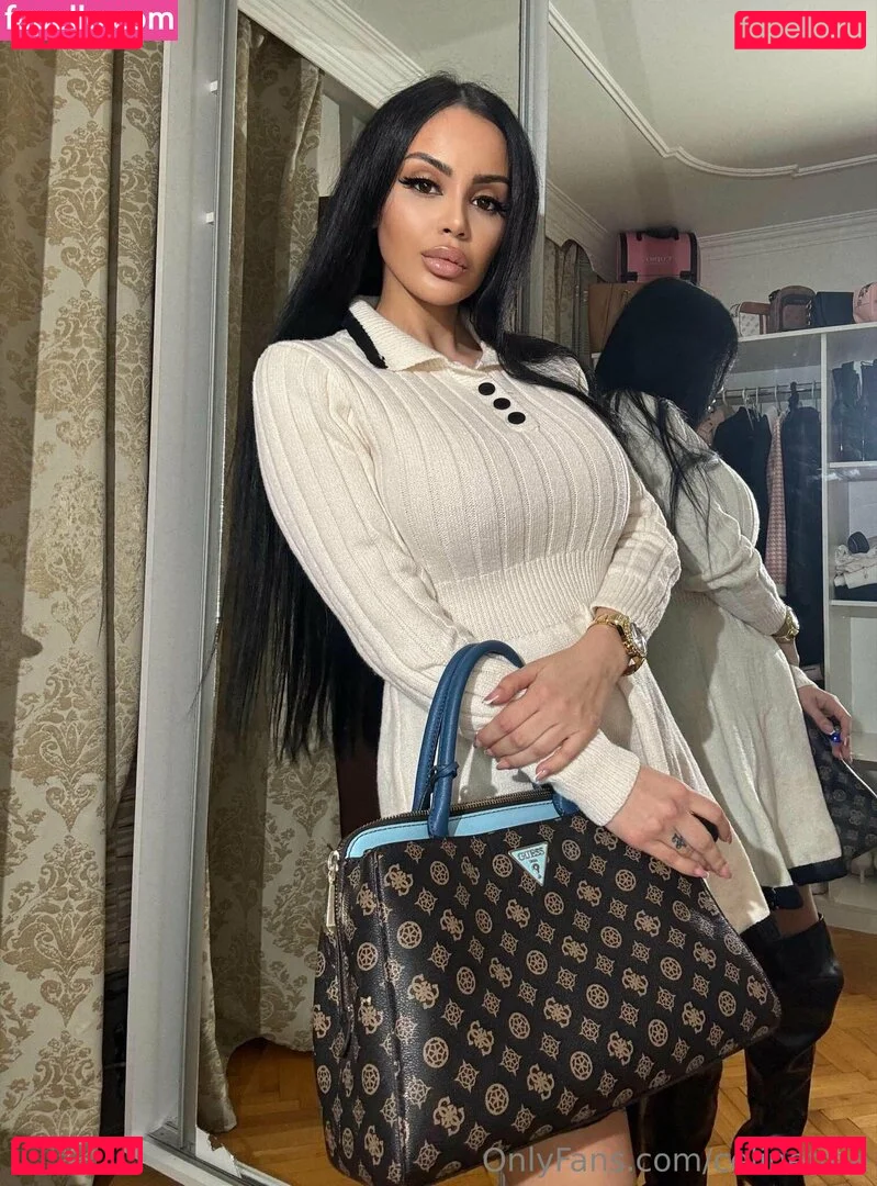 celinefree Onlyfans Photo Gallery 