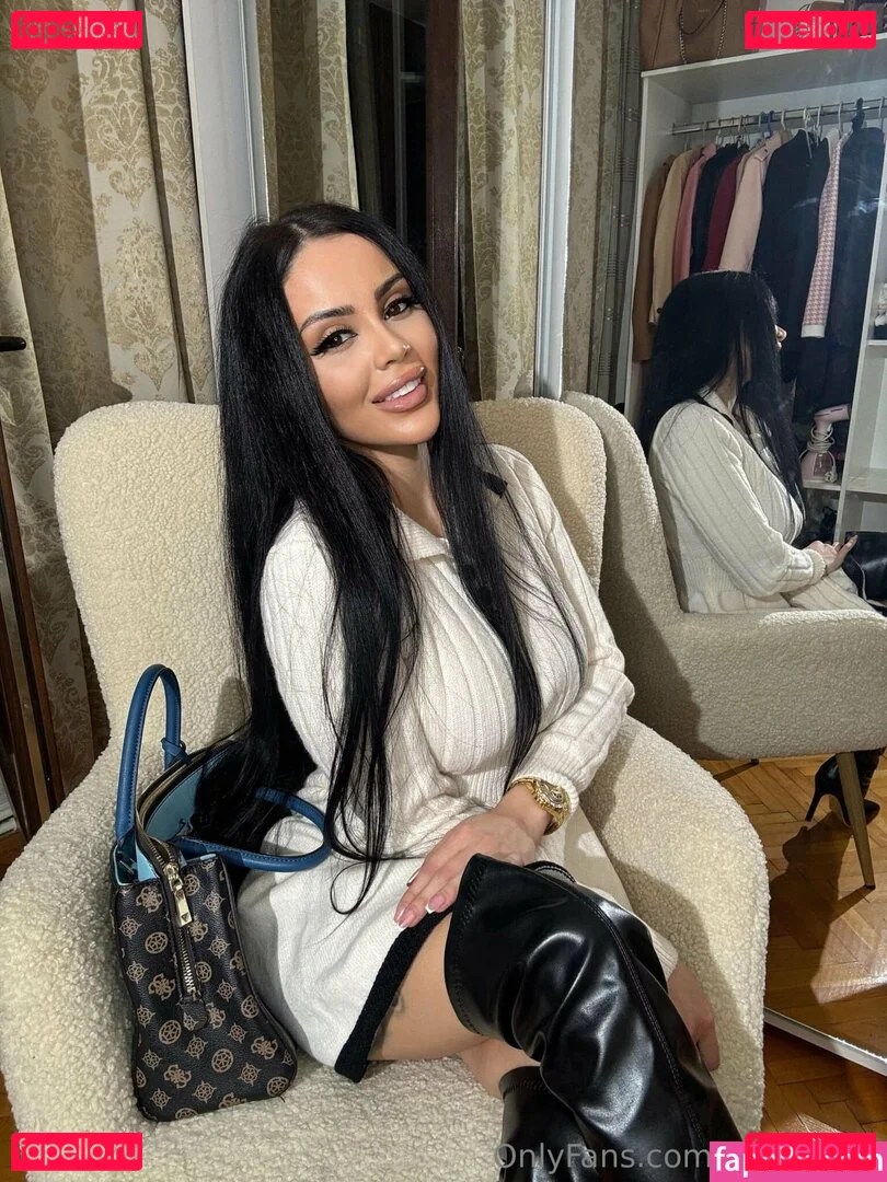 celinefree Onlyfans Photo Gallery 