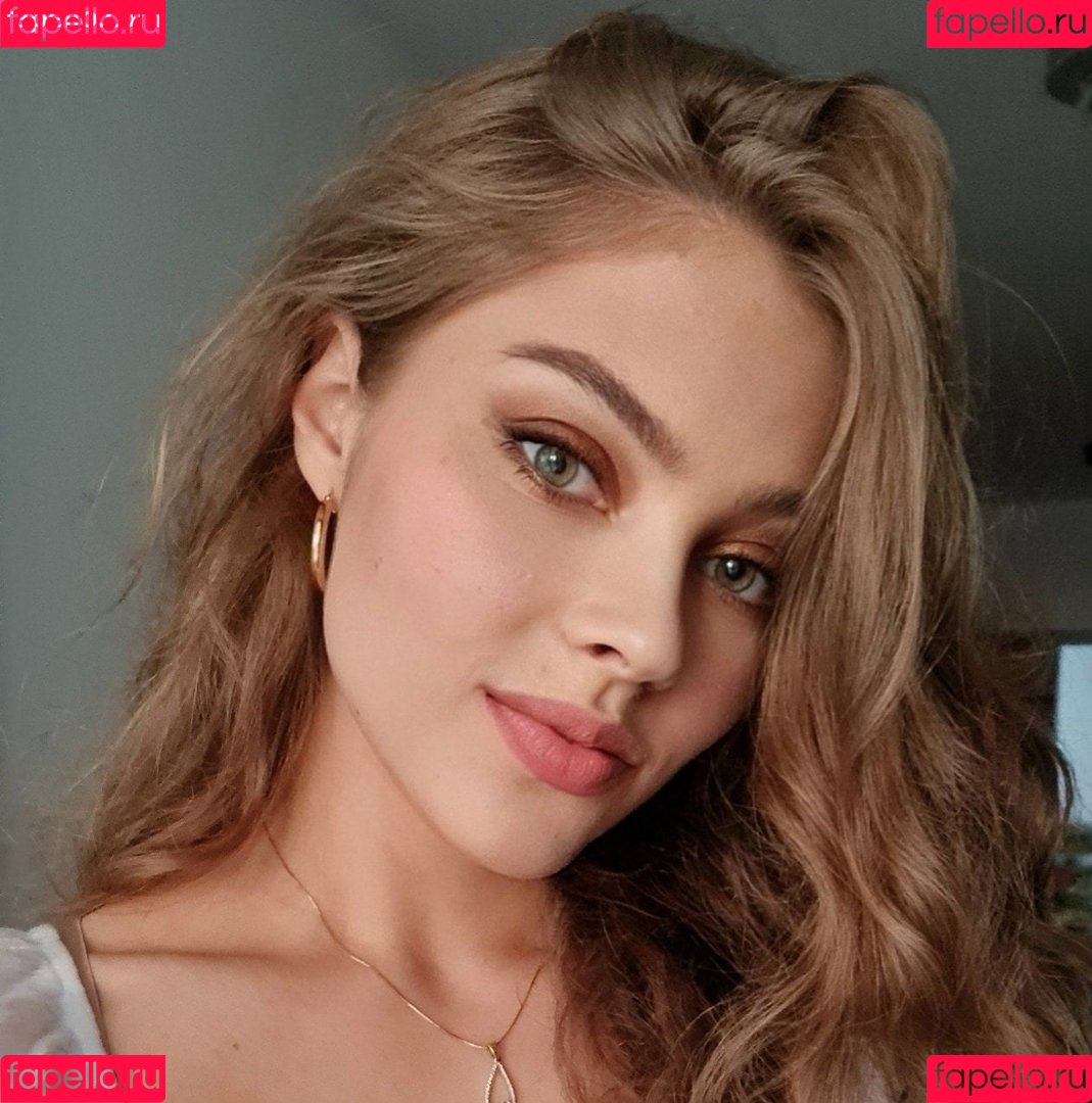 Polina Wiatr Onlyfans Photo Gallery 