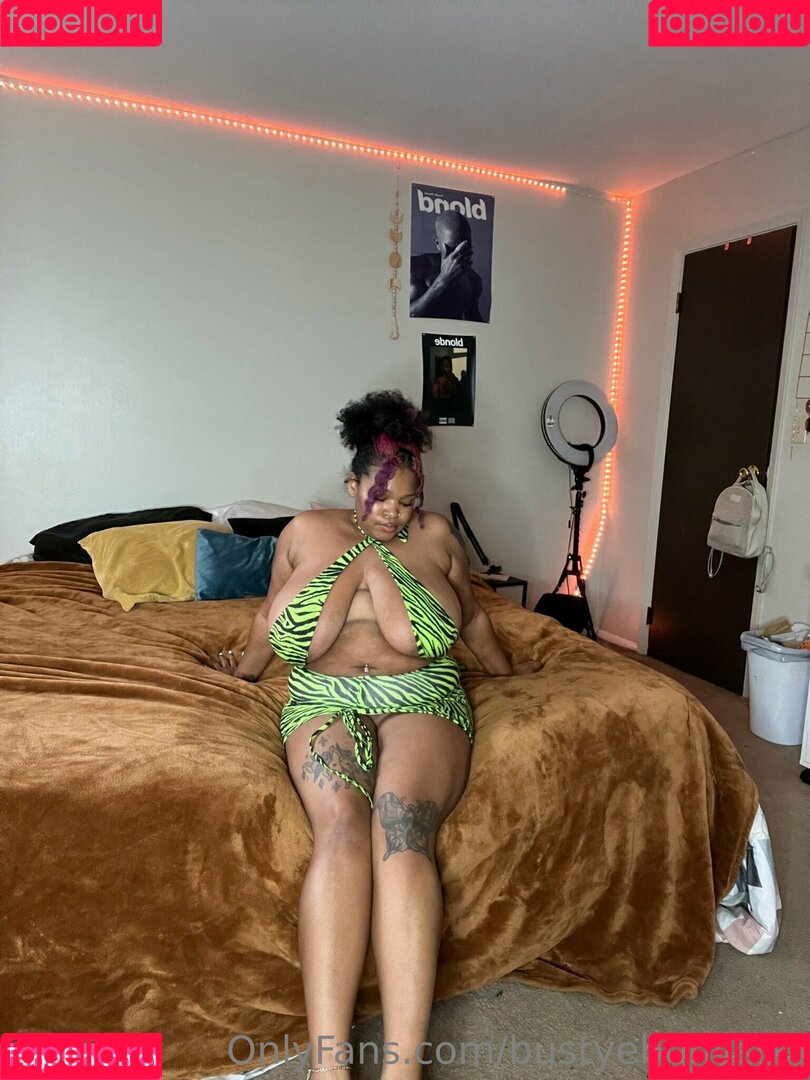 bustyebonyslxt Onlyfans Photo Gallery 