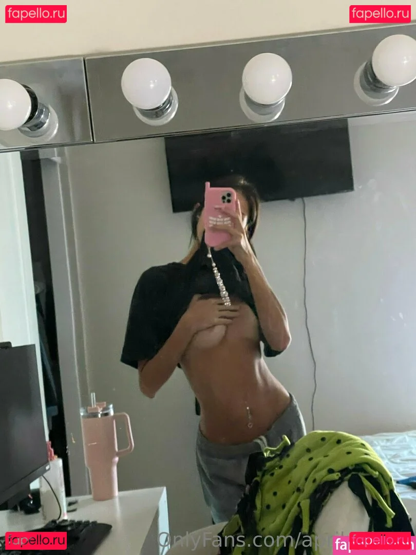 aprilpaigee Onlyfans Photo Gallery 