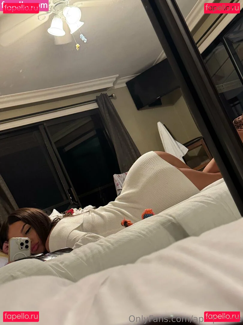 aprilpaigee Onlyfans Photo Gallery 