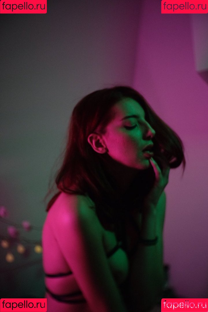 lolahoop Onlyfans Photo Gallery 