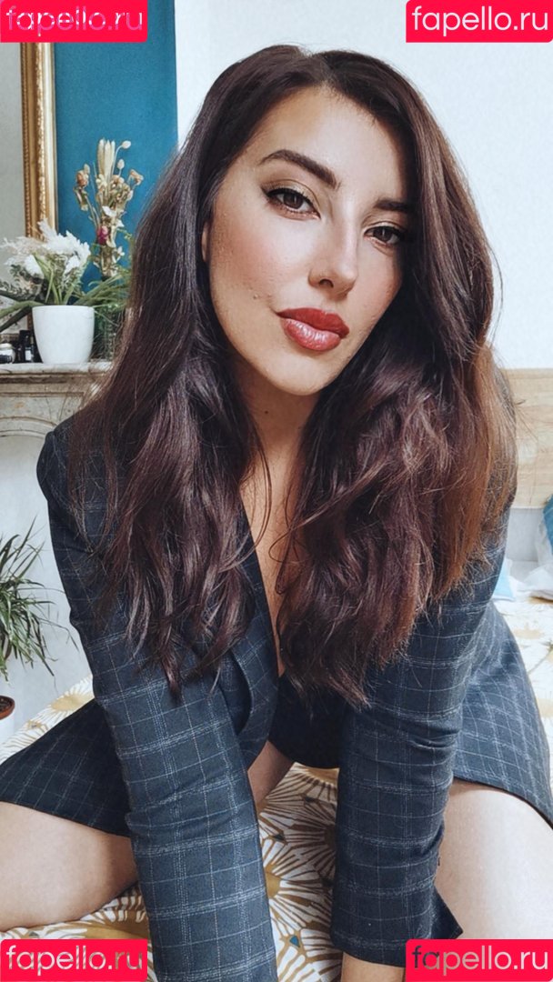 lolahoop Onlyfans Photo Gallery 