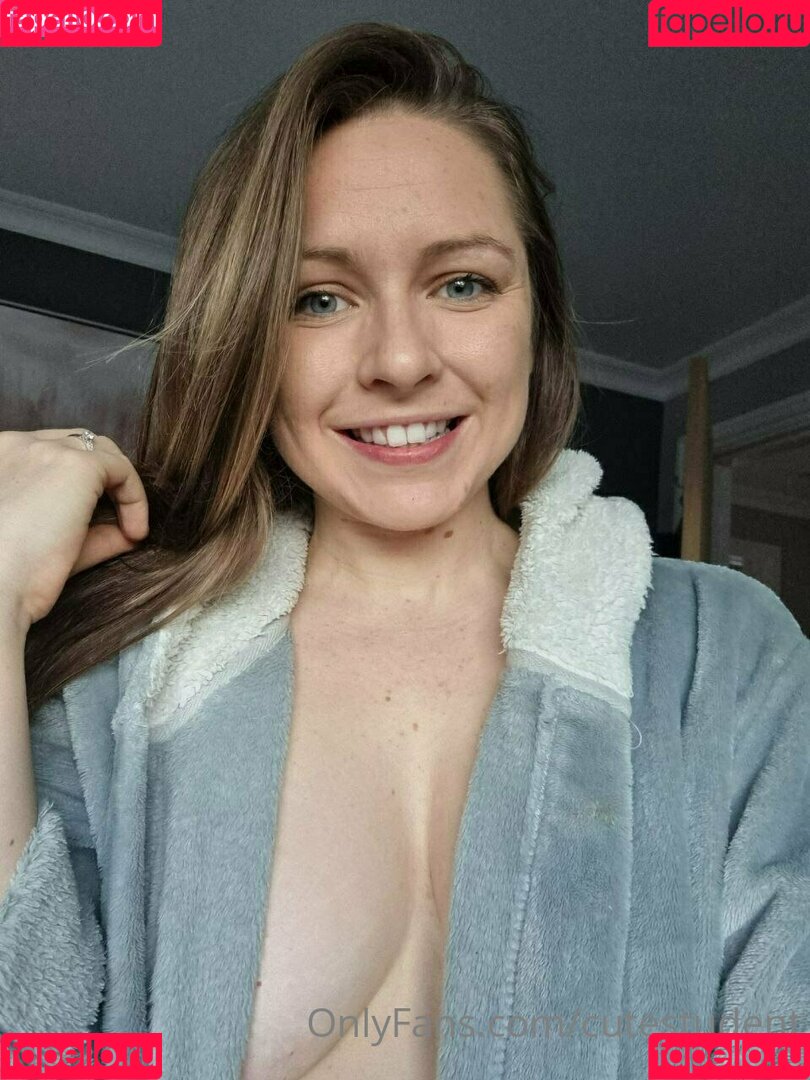 cutestudent Onlyfans Photo Gallery 