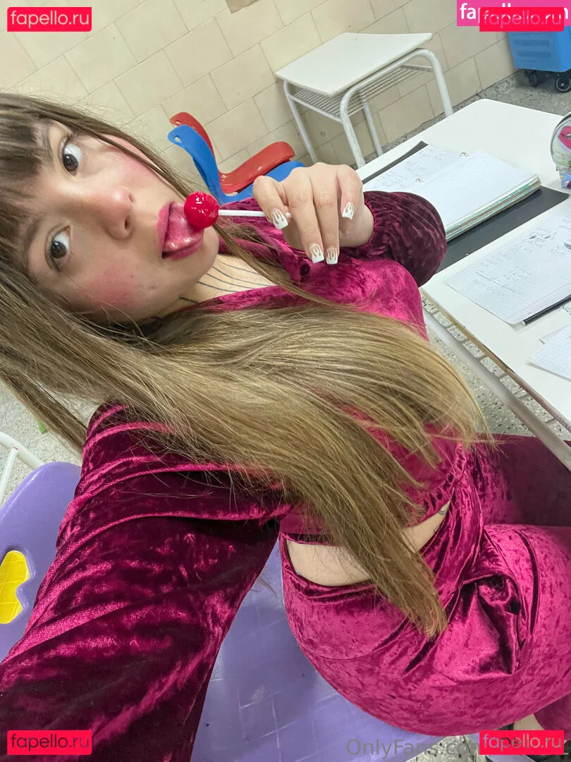 arilol Onlyfans Photo Gallery 