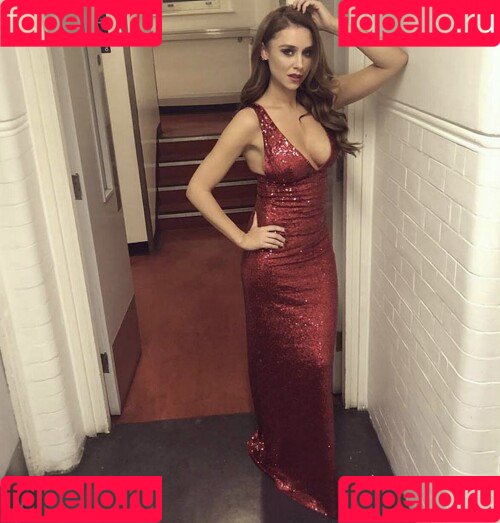 Una Healy Onlyfans Photo Gallery 