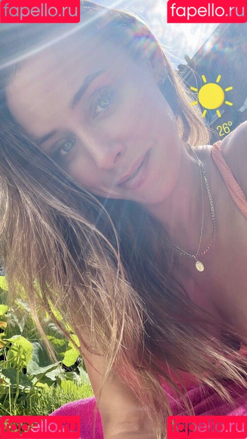 Una Healy Onlyfans Photo Gallery 