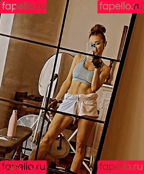 Una Healy Onlyfans Photo Gallery 