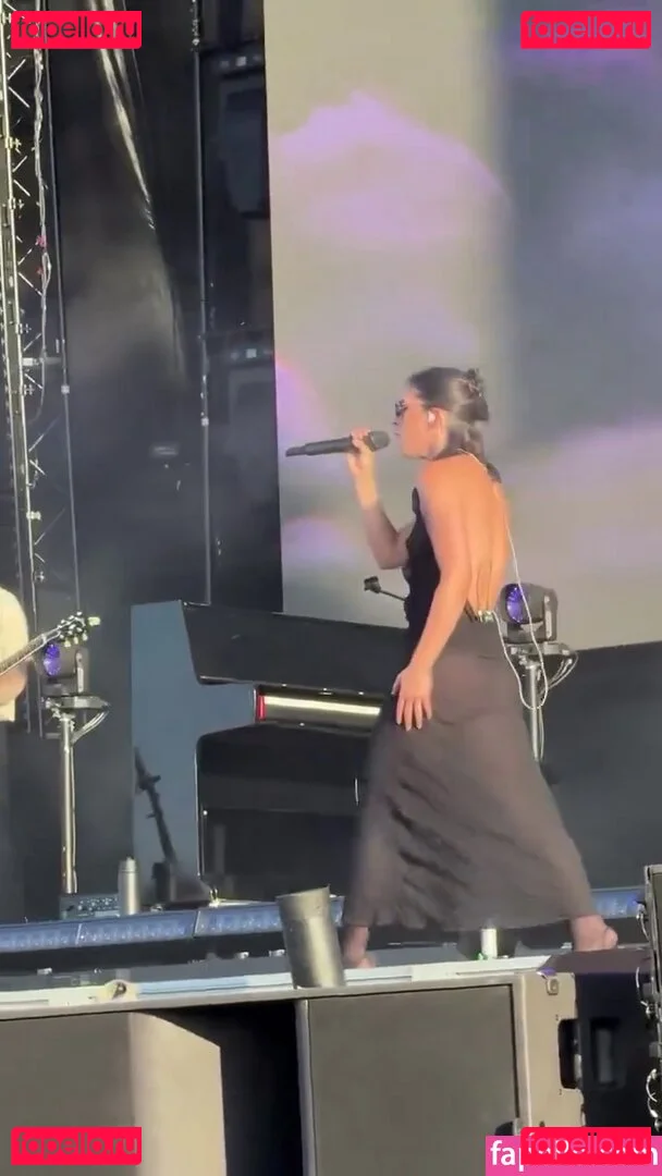 Gracie Abrams Onlyfans Photo Gallery 