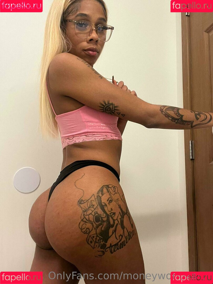 moneyworldkardi Onlyfans Photo Gallery 