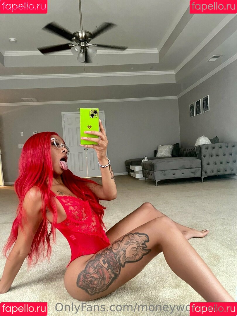 moneyworldkardi Onlyfans Photo Gallery 