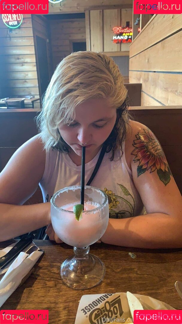 katiebugkitty122 Onlyfans Photo Gallery 