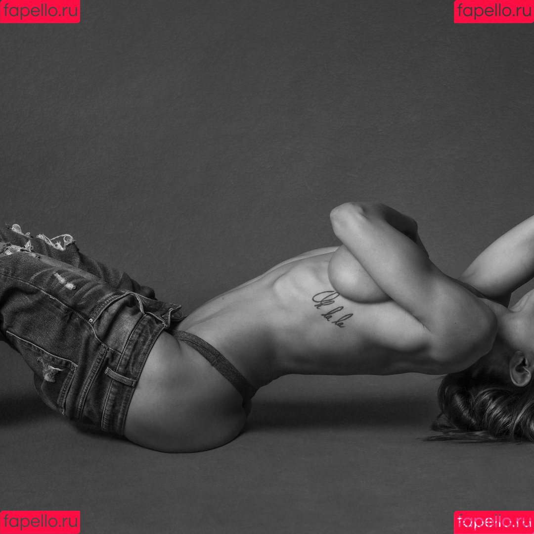 nala.fit Onlyfans Photo Gallery 