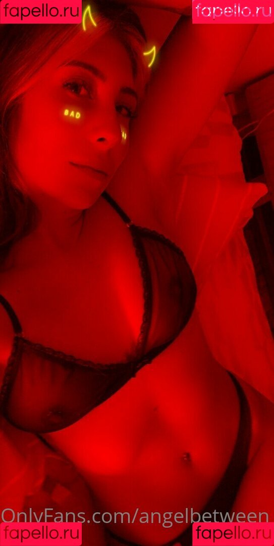 angelbetween Onlyfans Photo Gallery 