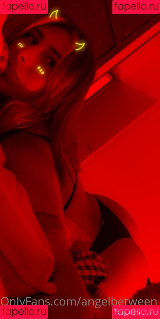 angelbetween Onlyfans Photo Gallery 