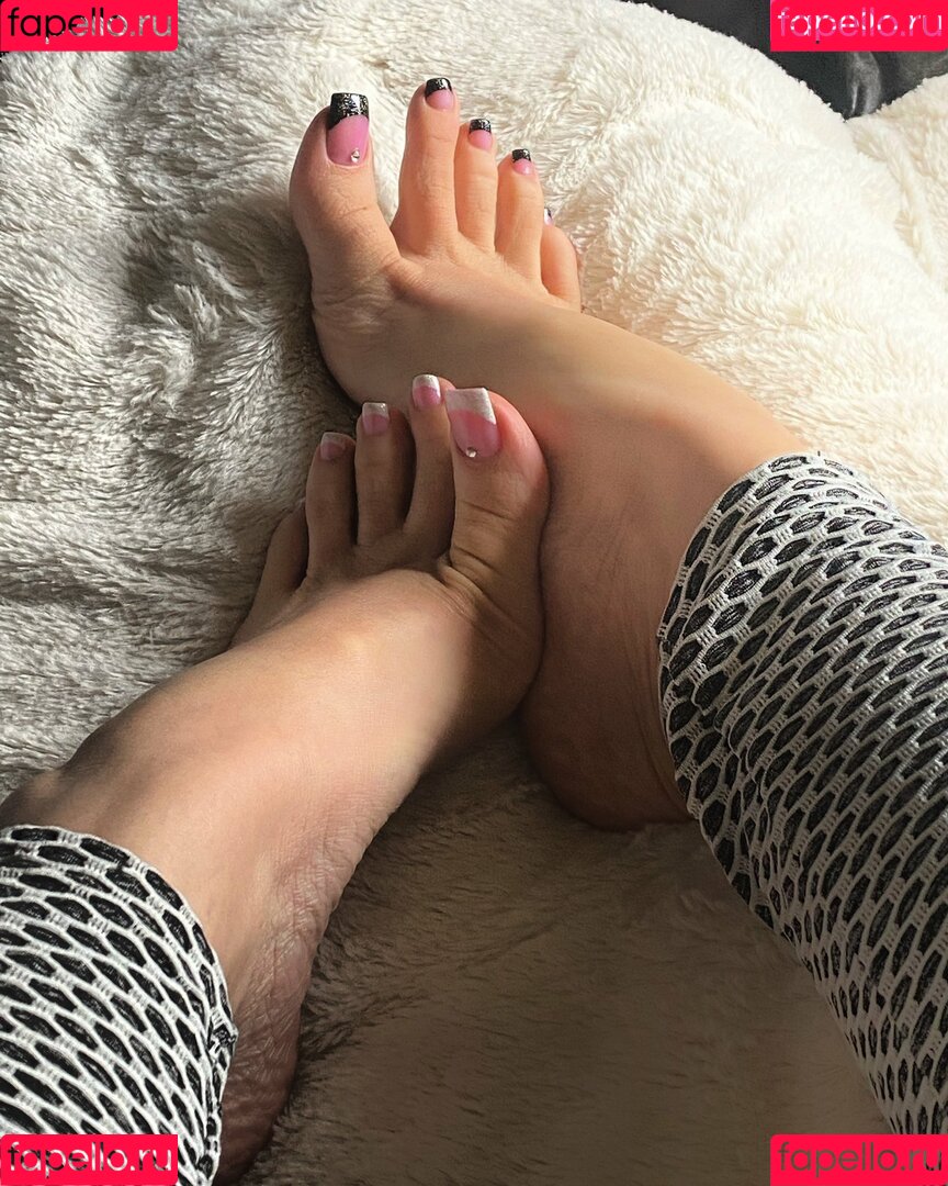 WaifuFeetMilk Onlyfans Photo Gallery 