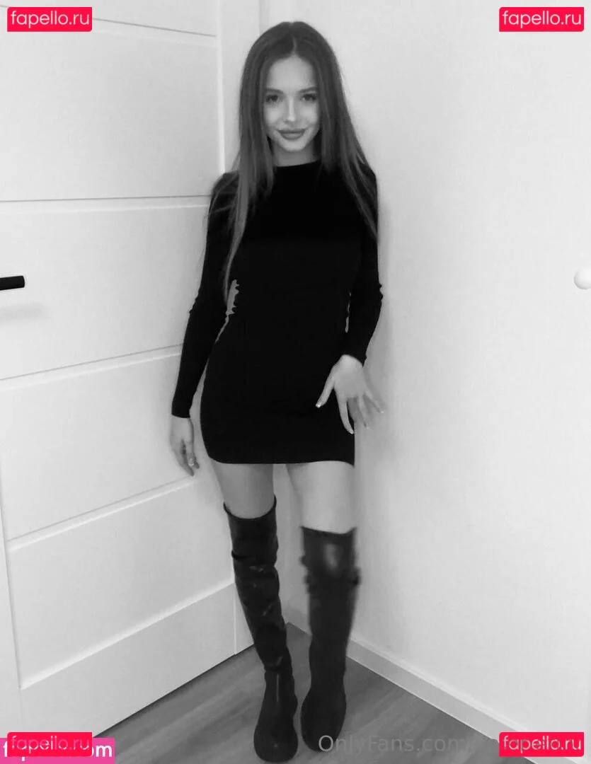 valerieflor Onlyfans Photo Gallery 