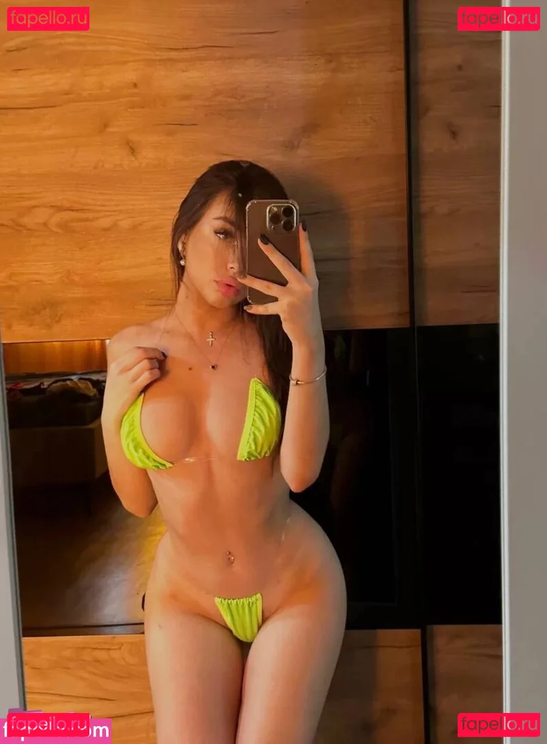 Uberchini Onlyfans Photo Gallery 