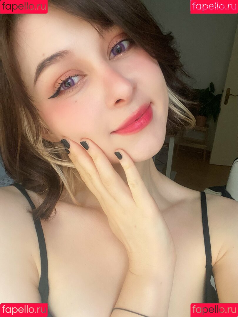 Yuli Onlyfans Photo Gallery 