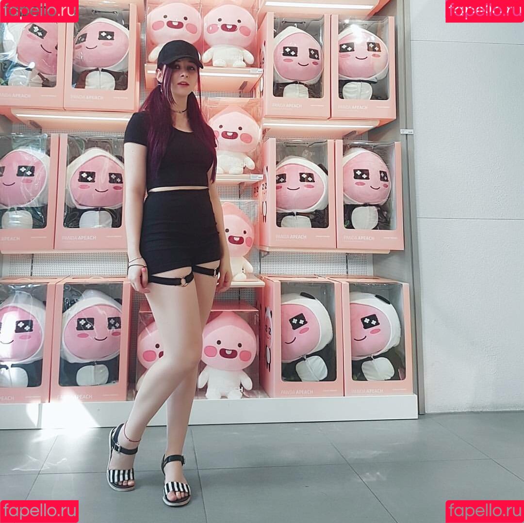 Yuli Onlyfans Photo Gallery 