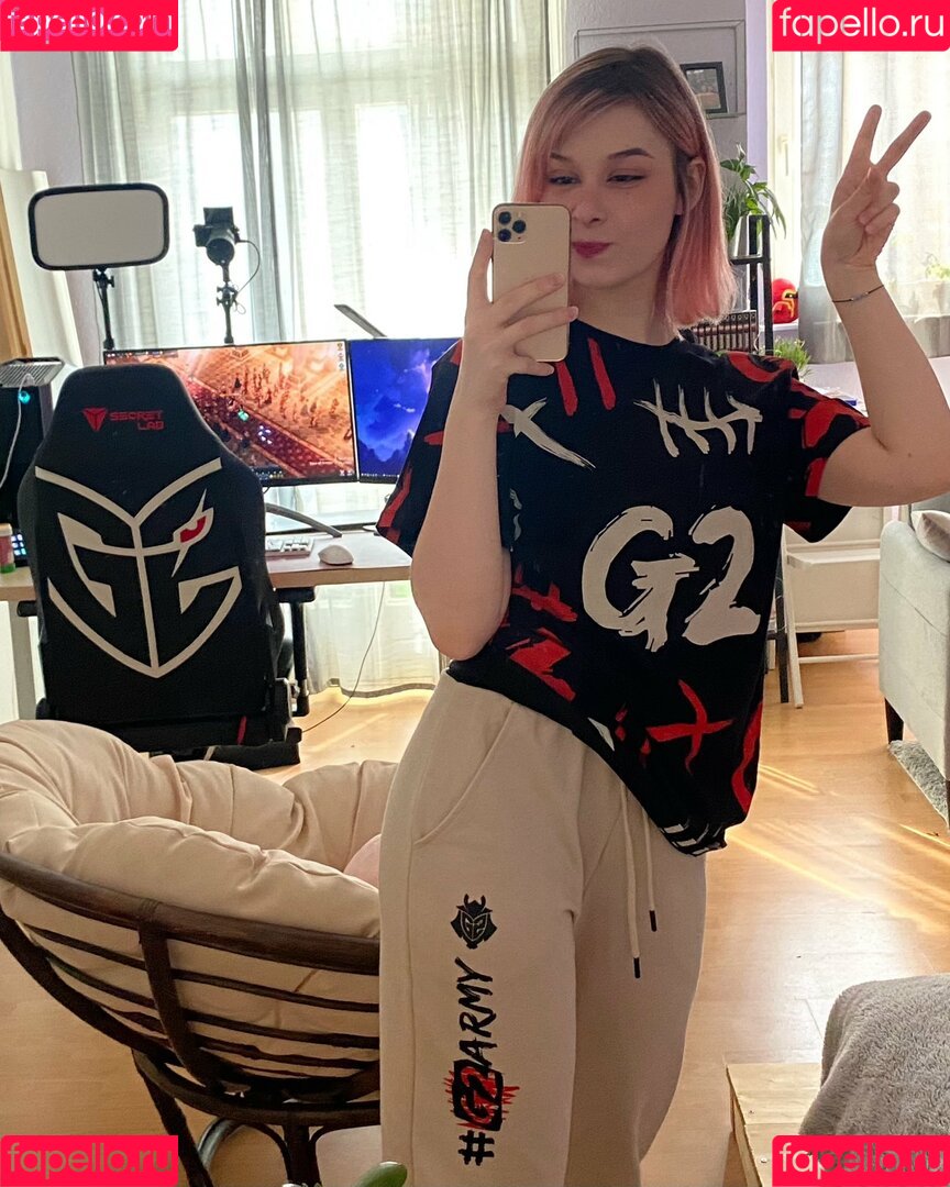 Yuli Onlyfans Photo Gallery 