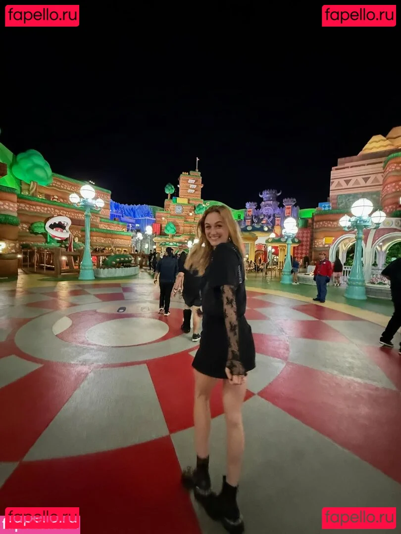 Madison Lintz Onlyfans Photo Gallery 