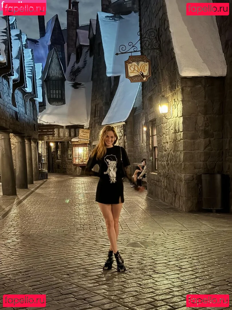 Madison Lintz Onlyfans Photo Gallery 