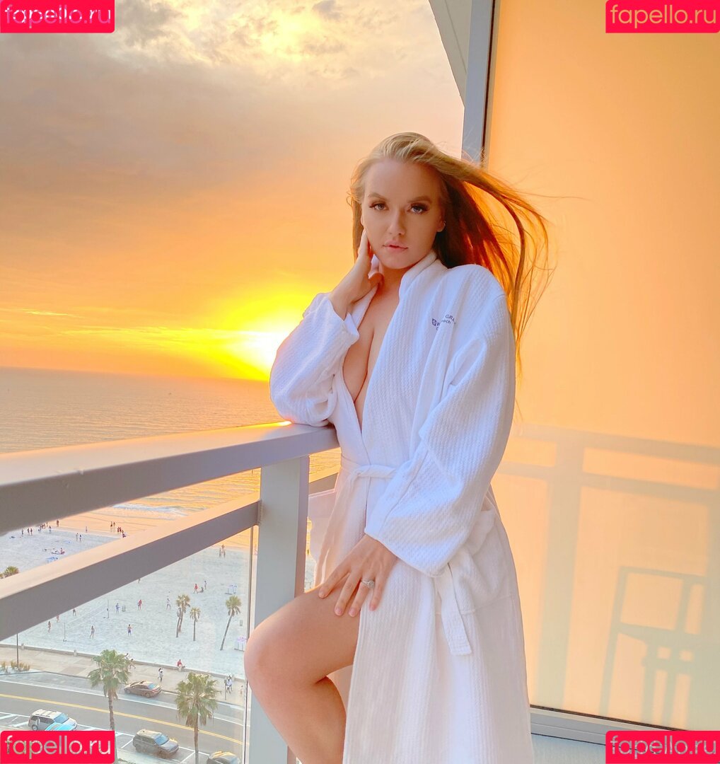 baddangel Onlyfans Photo Gallery 