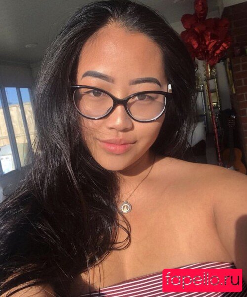 LiaMei Onlyfans Photo Gallery 