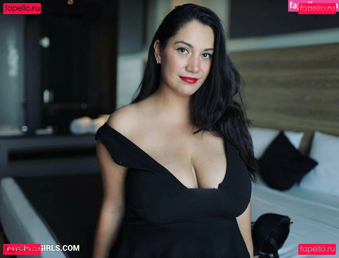 Isa Malone Onlyfans Photo Gallery 