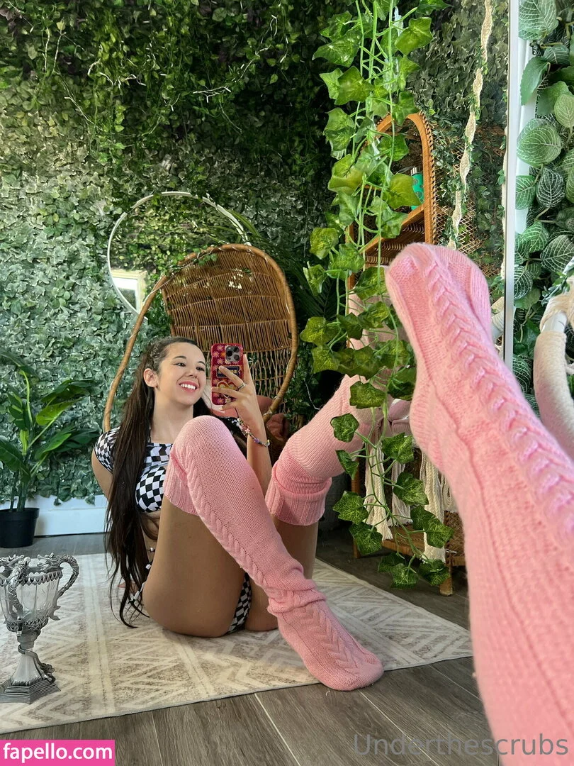 underthescrubs Onlyfans Photo Gallery 