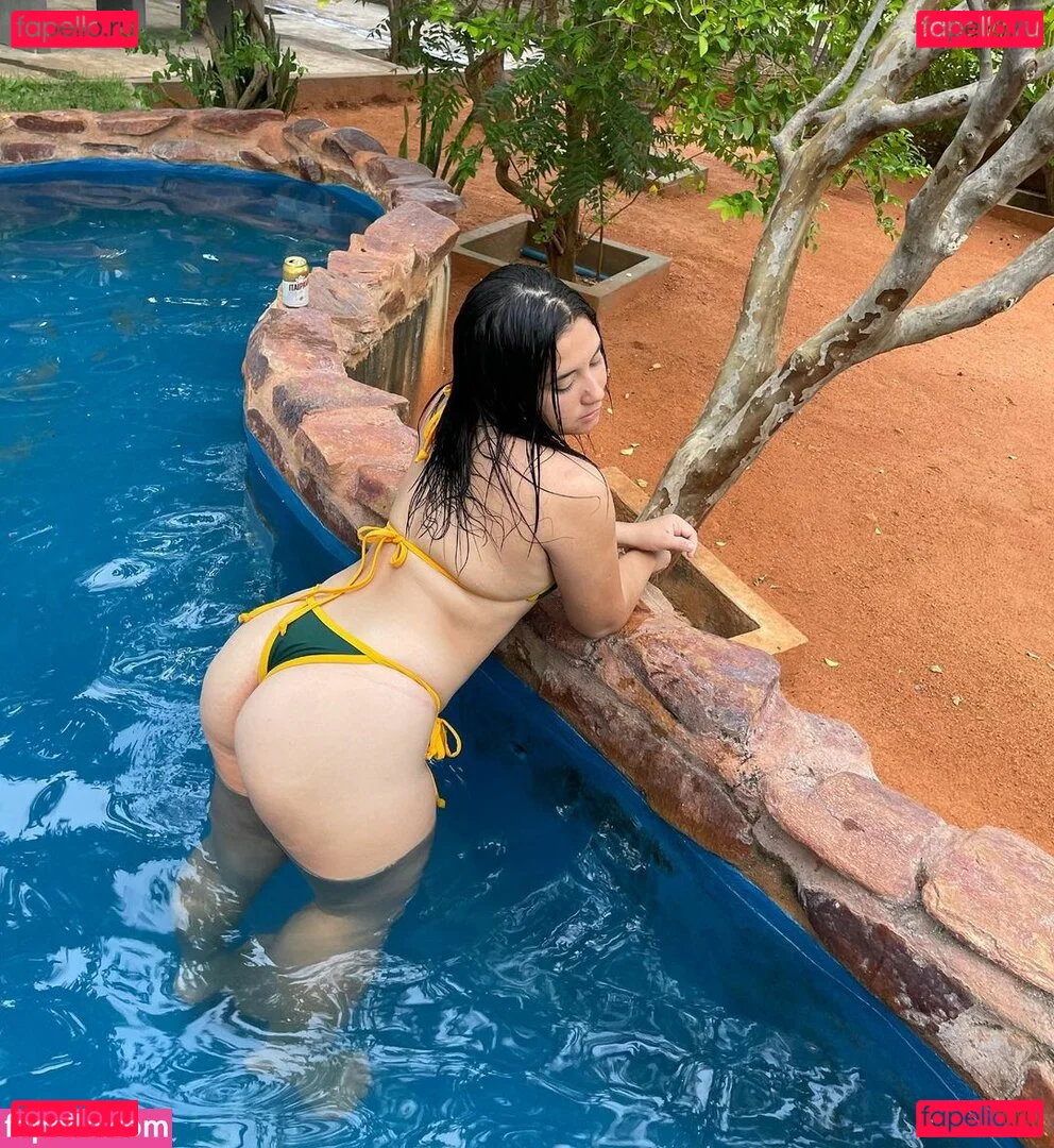 Amanda Dantas Onlyfans Photo Gallery 