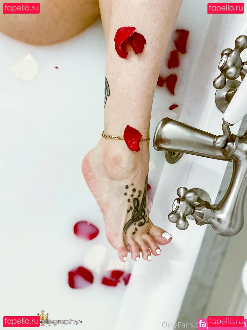 servingfet Onlyfans Photo Gallery 