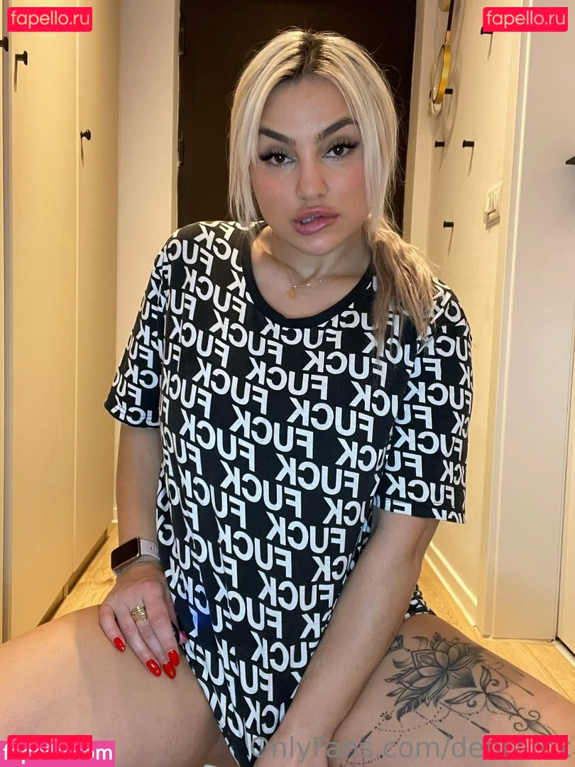 debrafox Onlyfans Photo Gallery 