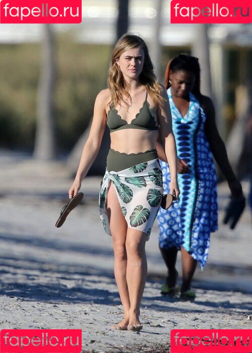 Melissa Roxburgh Onlyfans Photo Gallery 