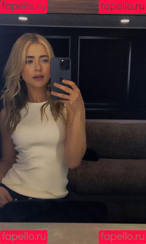 Melissa Roxburgh Onlyfans Photo Gallery 