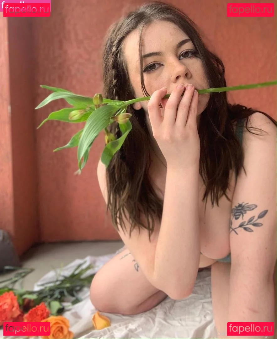 Oatmilkhunny Onlyfans Photo Gallery 