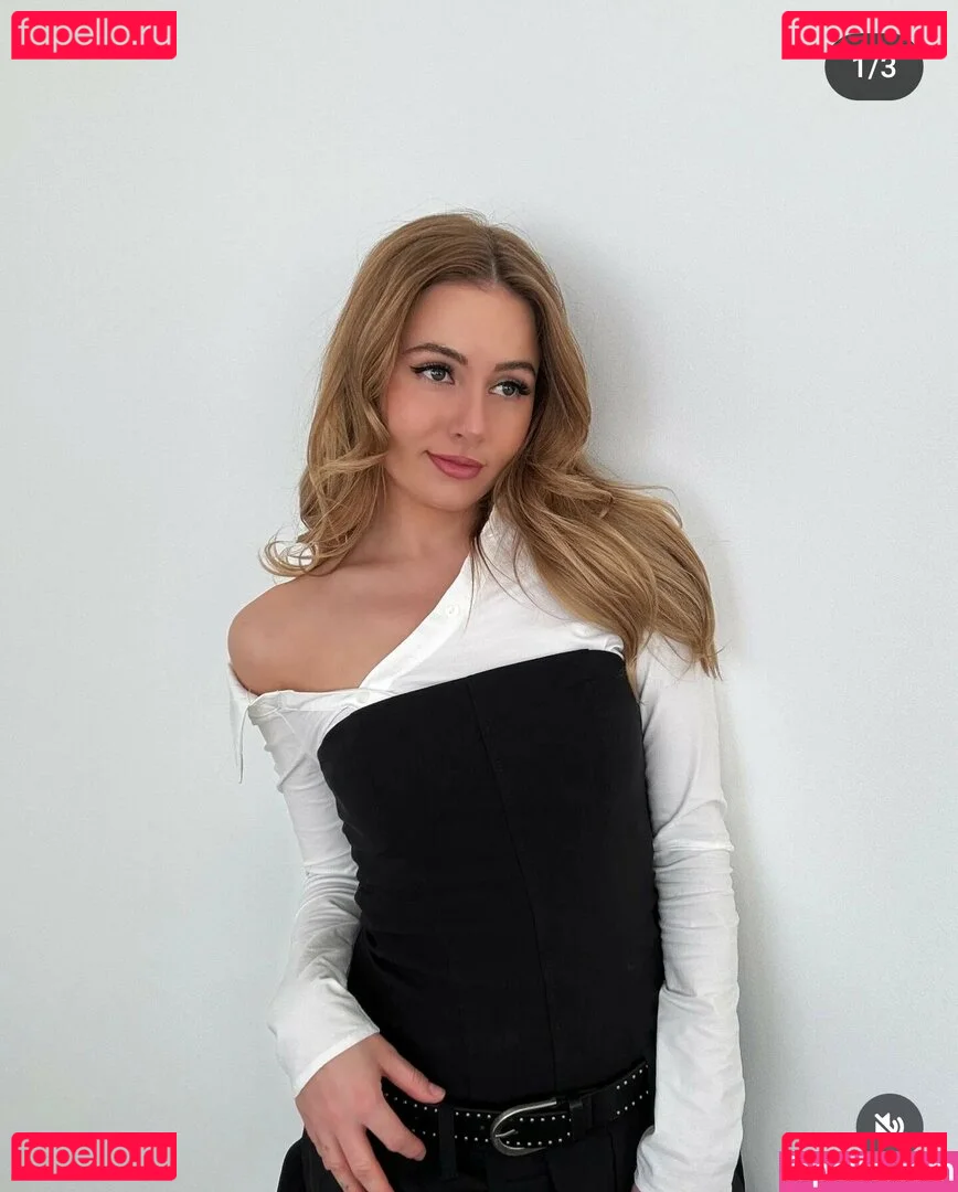 itsSky Onlyfans Photo Gallery 