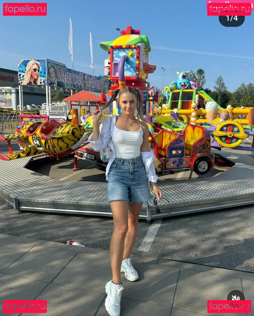 itsSky Onlyfans Photo Gallery 