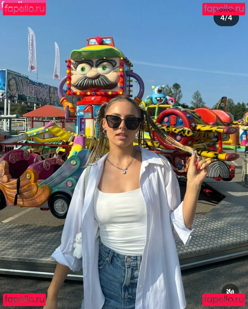 itsSky Onlyfans Photo Gallery 